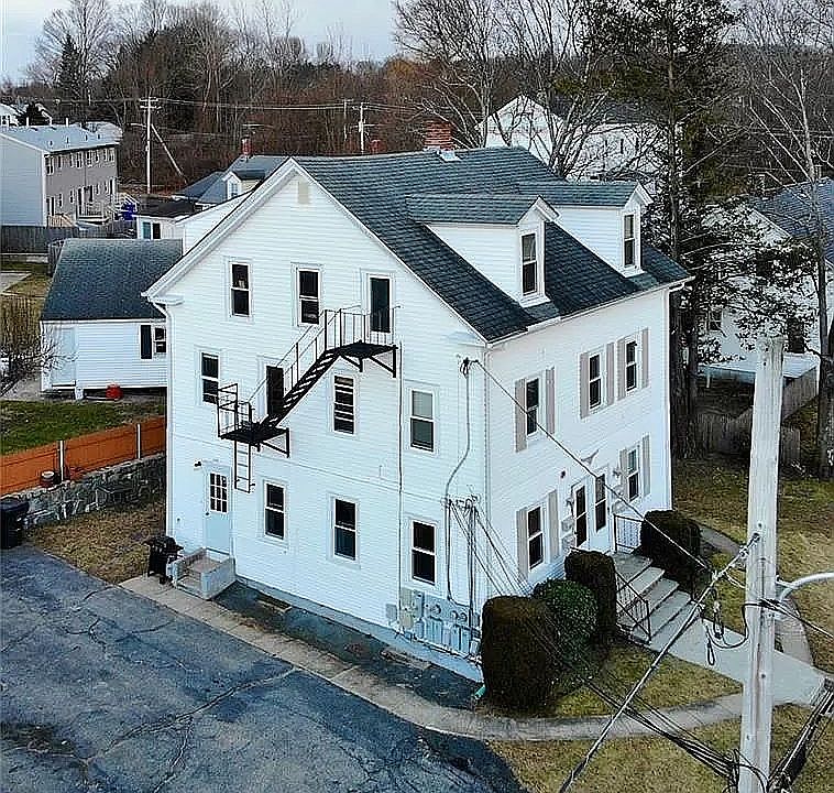 1st image of 8 Branch Ave