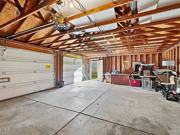 48th image of 1543 Travis Dr
