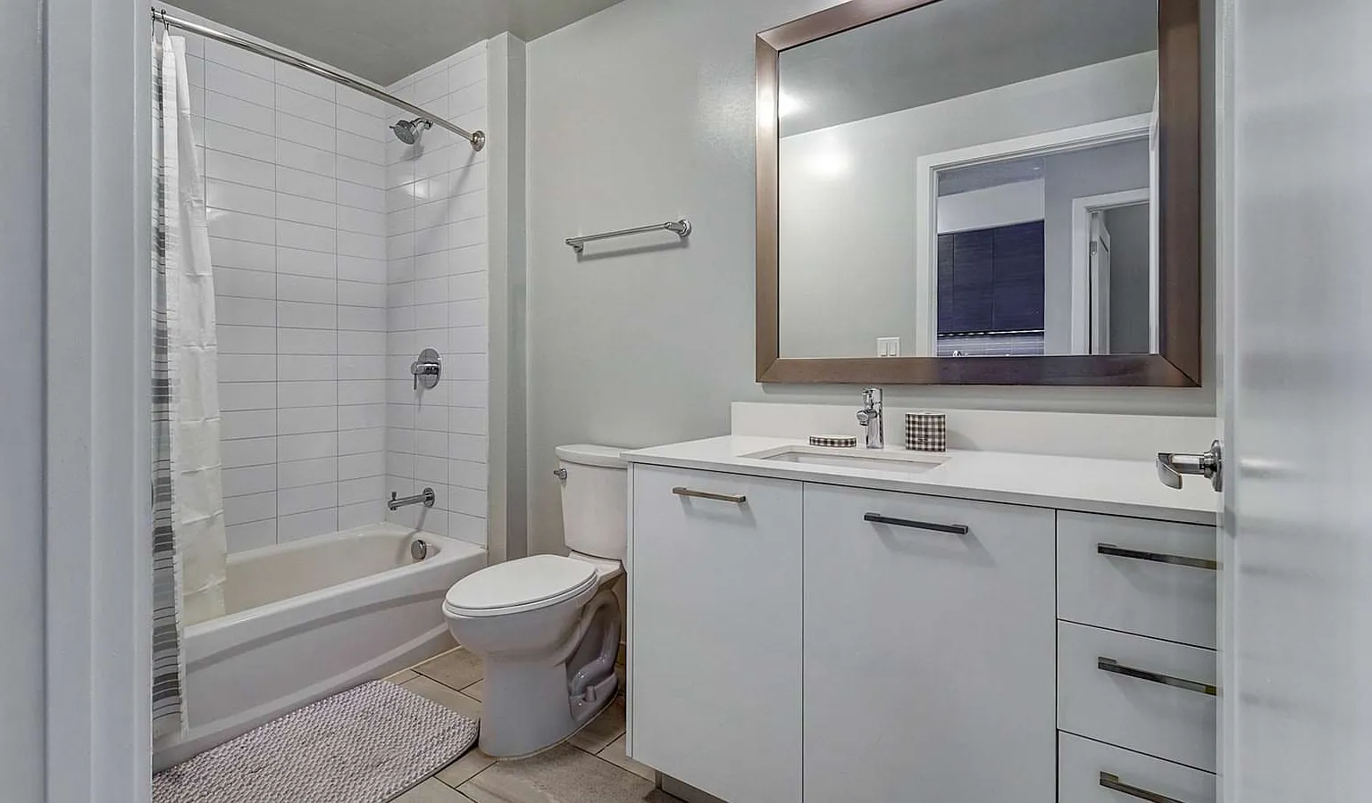 Studio, 538 sqft, $2,633 — Photo 4