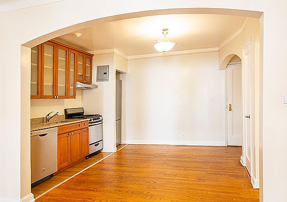 3rd image of 95 Lexington Ave APT 5H