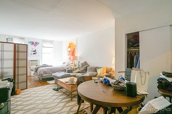 Rented by City Connections Realty | media 14