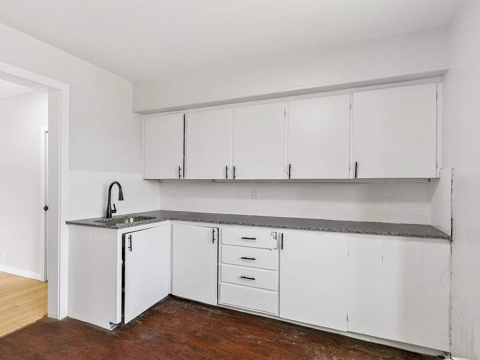 1046 Ann Ave - Apt 3 — Photo 3