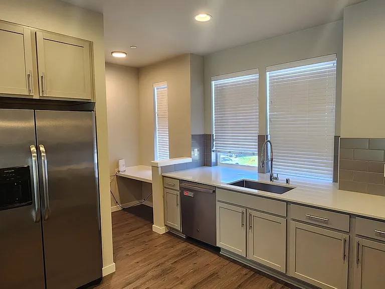 13717 Admiralty Way #K2 — Photo 3
