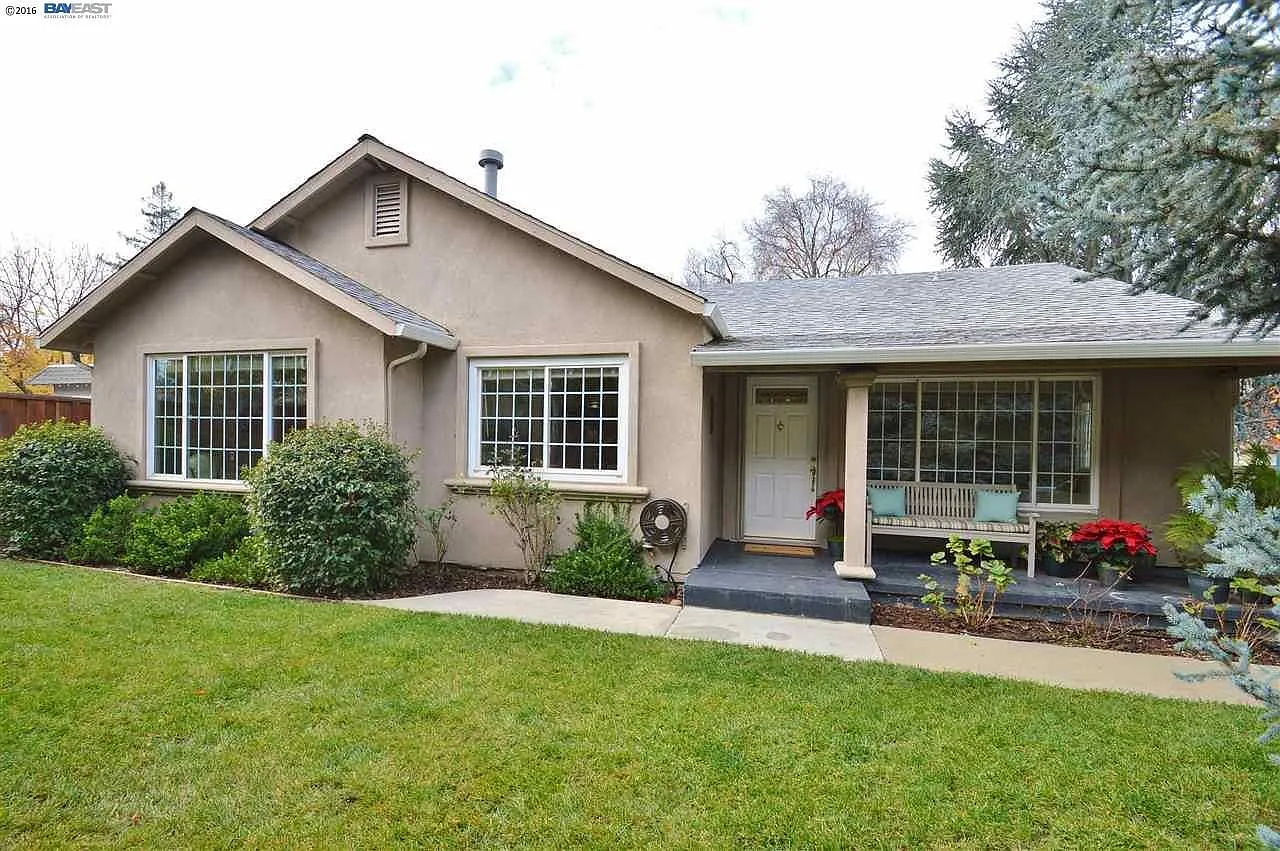 3480 Vine St photo 1