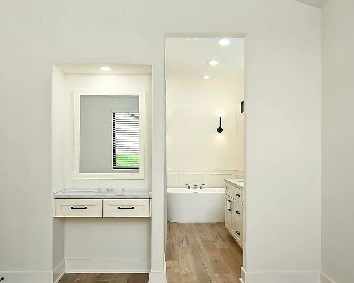 100 & 102 Amberwood Ct — Photo 11