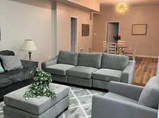 5936 Clames Dr, Alexandria, VA 22310