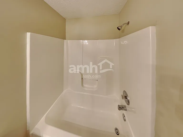 119 Crestwood Ln — Photo 18