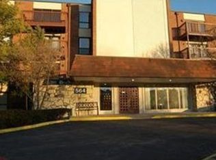 564 Sarah Ln APT 104, Saint Louis, MO