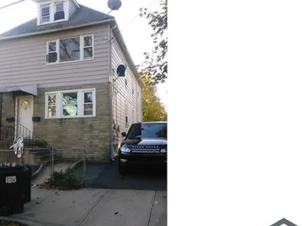 28 Abbotsford Ave #2, Newark, NJ 07106