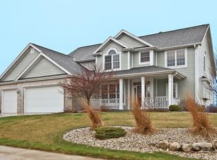 3938 Oakmont Trl, Waukesha, WI 53188