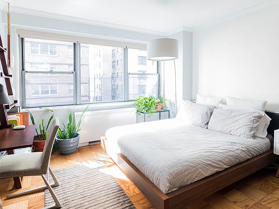 3rd image of 10 W 15th St APT 322