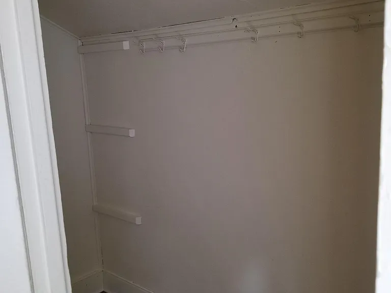 218 E Jackson St — Photo 19