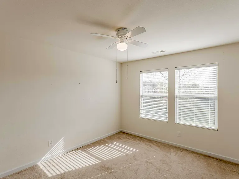 105 Bayside Ln — Photo 16