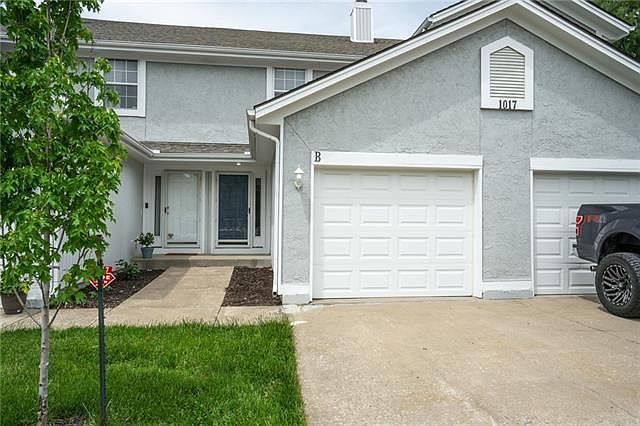 1st image of 1017 NE Whispering Winds Cir #B