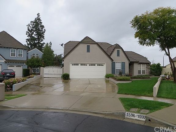 2nd image of 1596 Foxdale Ct