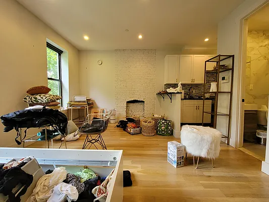 Rented by Lodger Corp | media 6