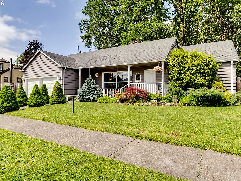 Front Yard / House Facade