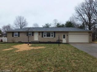 5305 Oakridge Dr NE, Louisville, OH 44641