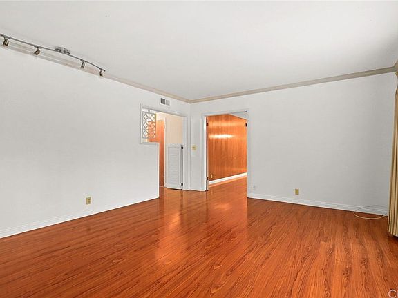 5th image of 151 E Magna Vista Ave