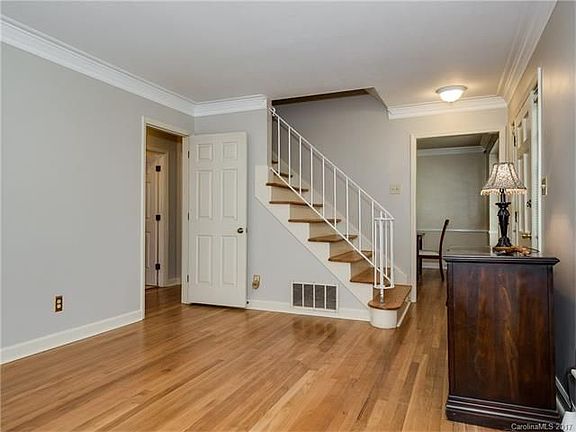 5th image of 5319 Glenbrier Dr