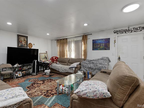 2nd image of 39128 Ironstone Dr