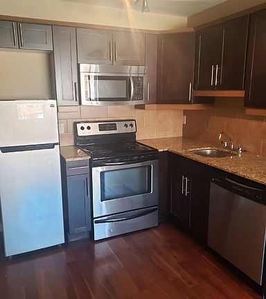 3rd image of 565 Corydon Ave #108