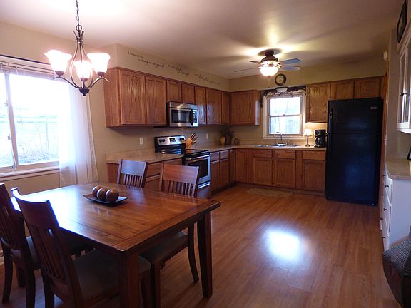 5th image of 29 23rd Ave N