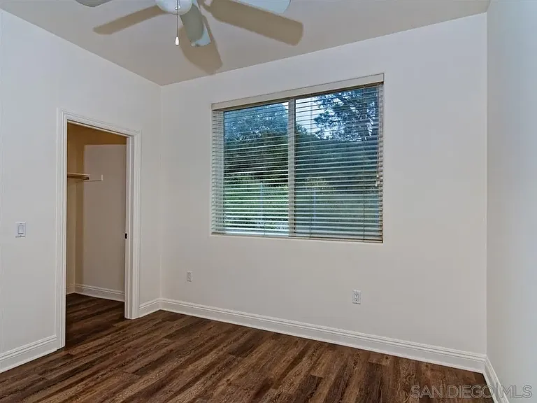 1820 Malden St — Photo 11