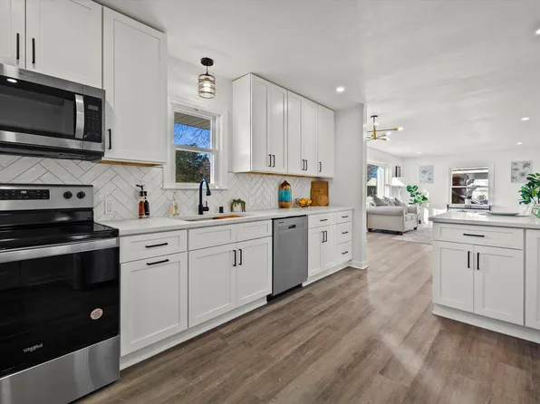 3430 North Mayfair ROAD, Wauwatosa, WI 53222