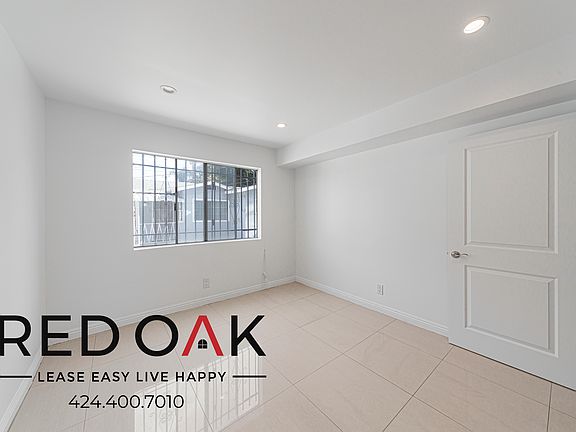 3rd image of 3540 Fletcher Dr #105
