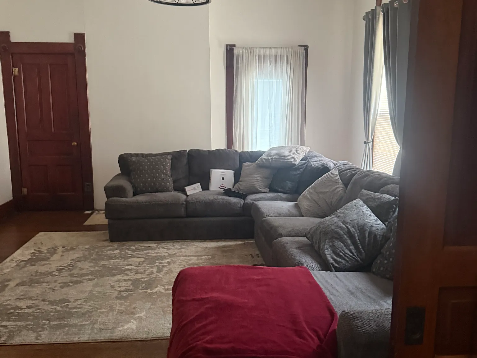 6 bed, 3771 sqft, $1,650 — Photo 2