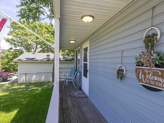 3rd image of 2701 Josephine St