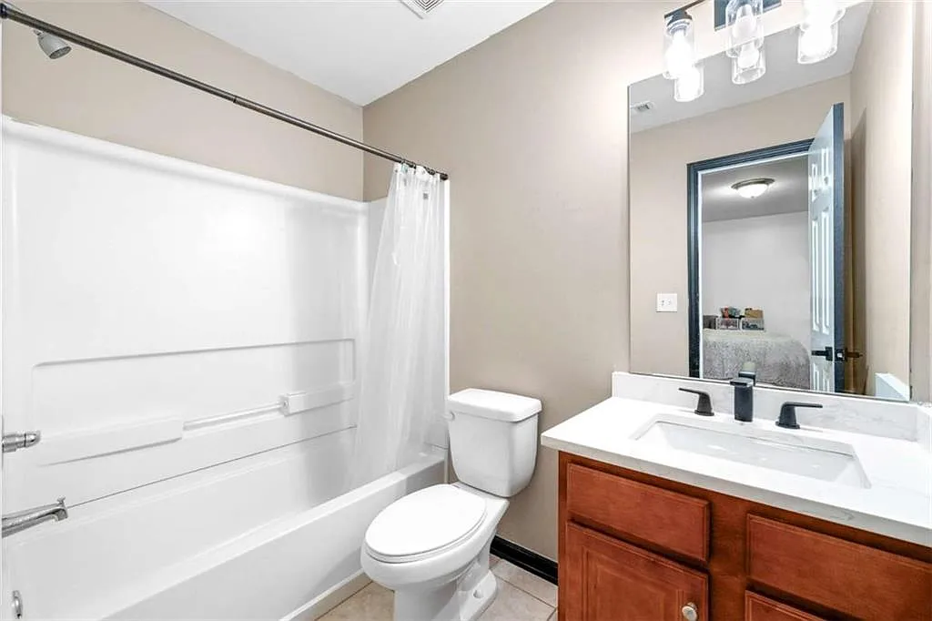 3 bed, 3.5 bath, $2,800 — Photo 3