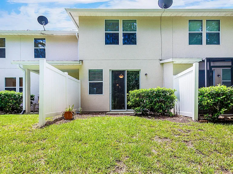 5924 Bartram Village Dr — Photo 20
