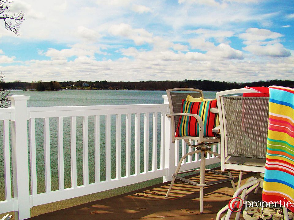 Welcome to Lake Life at it's best!