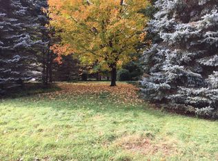 7451 Shadbleau Dr, Jenison, MI 49428