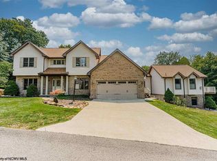 1621 Prince Rd, Morgantown, WV 26508