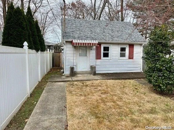 1433 Tadmor Street, North Merrick, NY 11566