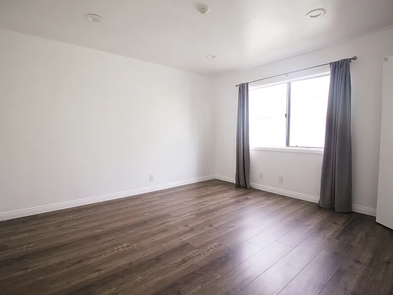 1832 Rockefeller Ln #8 — Photo 15