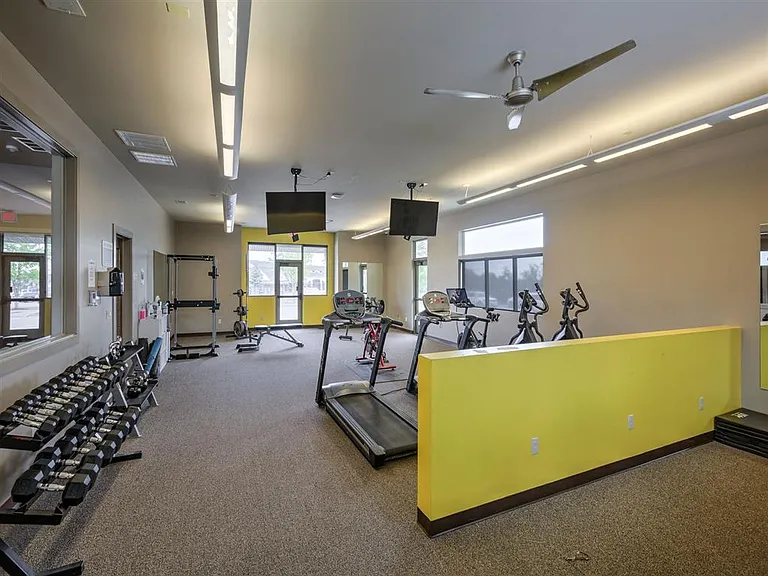 Community 24/7 gym at Avenue 204.