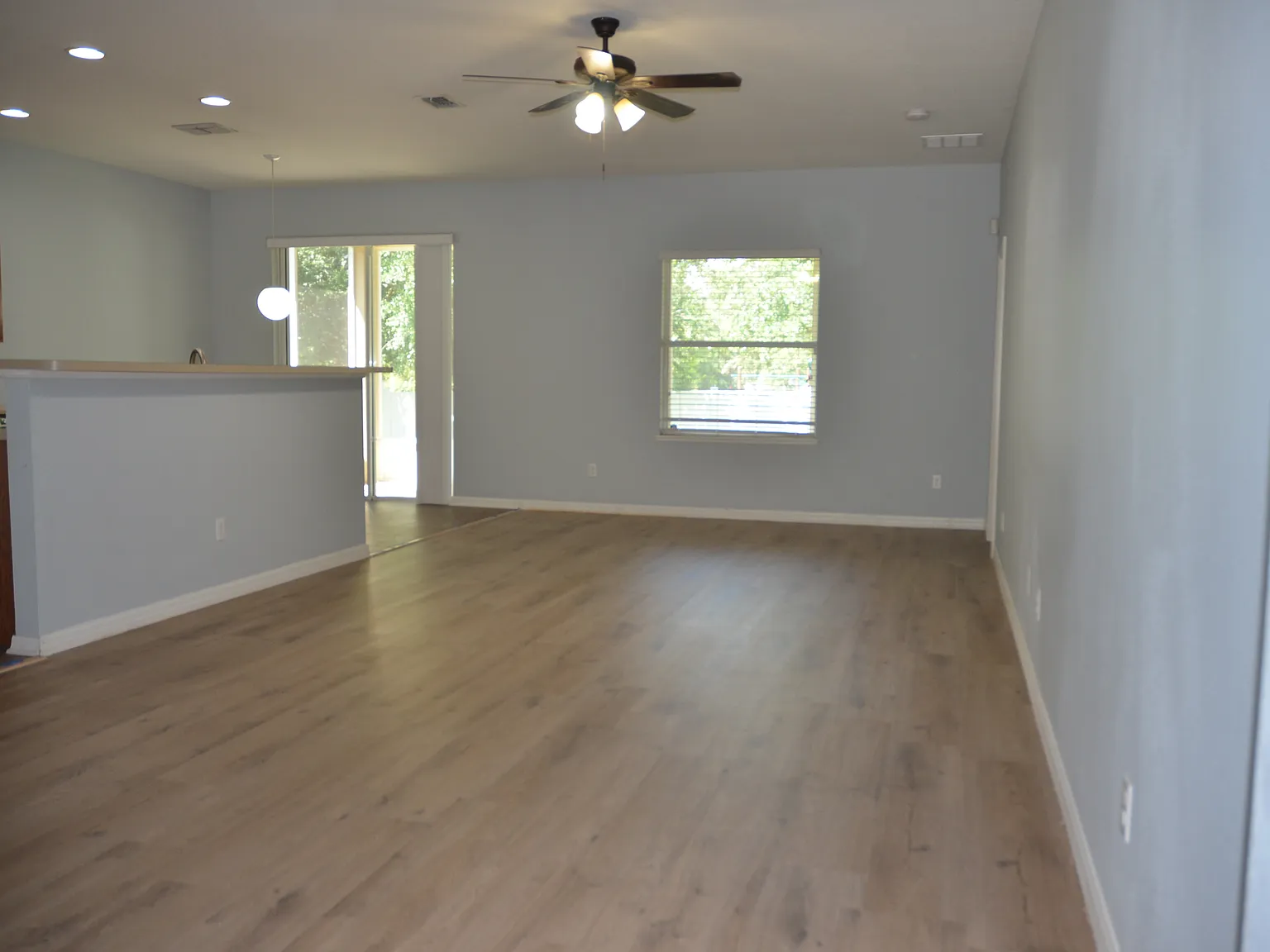 1569 Rosedowne Way — Photo 3
