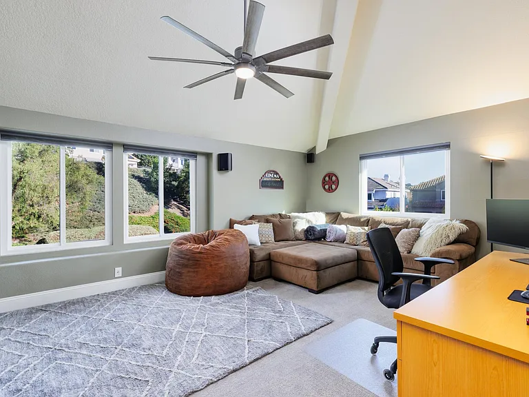 22501 Birchcrest — Photo 35