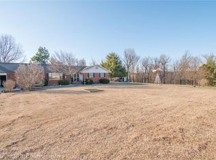 5512 Elmore St, Springdale, AR 72762