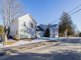 11 Pleasant St, Topsham, ME 04086