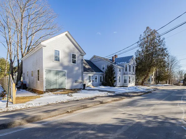 11 Pleasant Street, Topsham, ME 04086