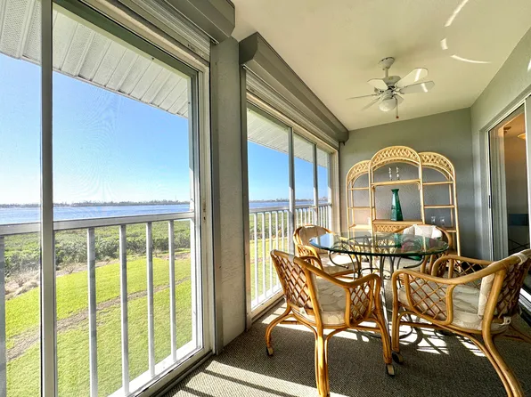 1155 Edgewater Cir, Bradenton, FL 34209