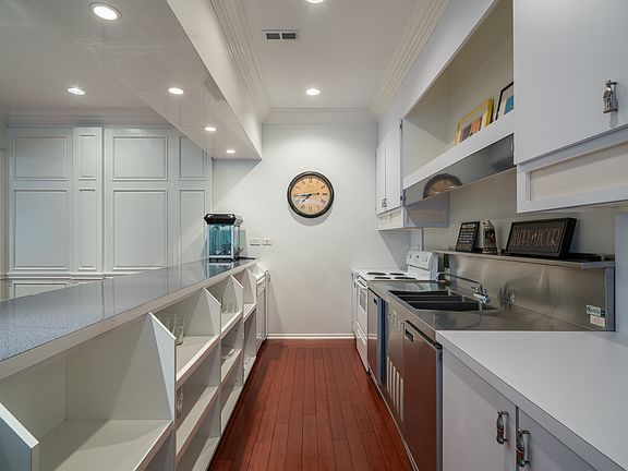 Lower Kitchen Bar