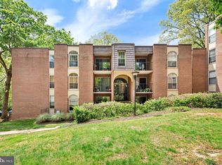 3318 Woodburn Village Dr APT 14, Annandale, VA 22003