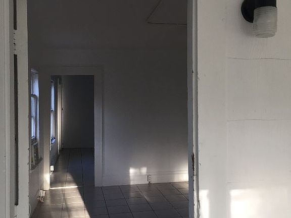 2nd image of 308 N Peninsula Dr APT 2
