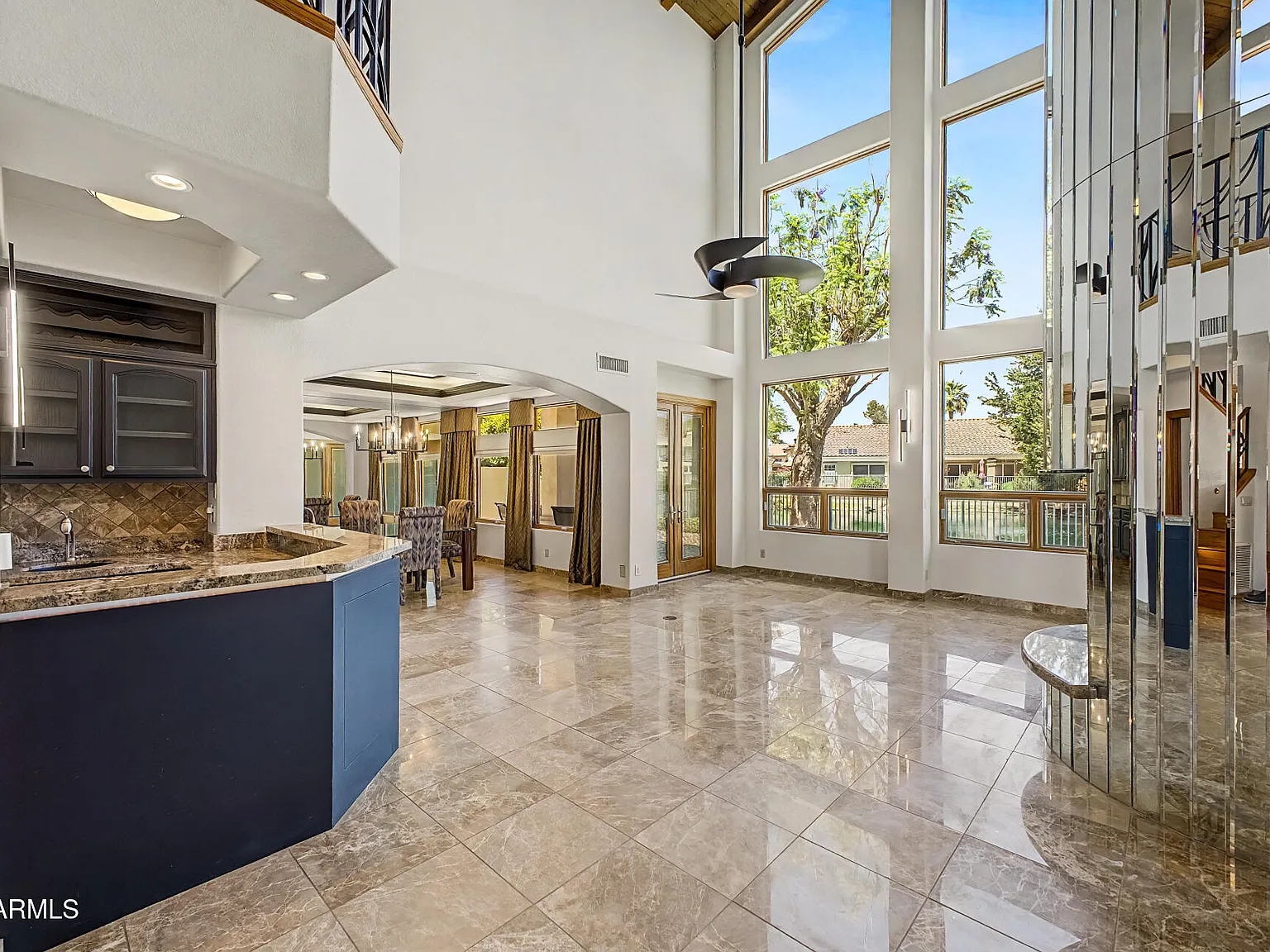 4 bed, 3.5 bath, 3870 sqft, $4,200 — Photo 3